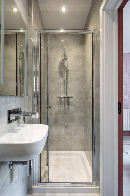1Lsr - High-End Luxury 2 Bed Designer Apartment لندن المظهر الخارجي الصورة